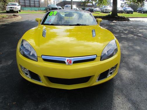 2009 Saturn Sky Red Line