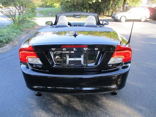 2011 Volvo C70 T5