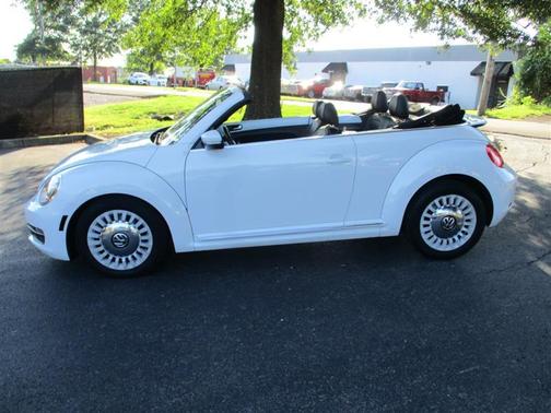 2014 Volkswagen Beetle Auto 1.8T w/Tech