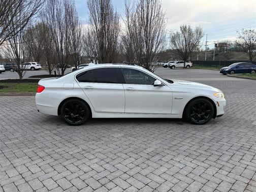 Alpine White 2013 BMW 550 i