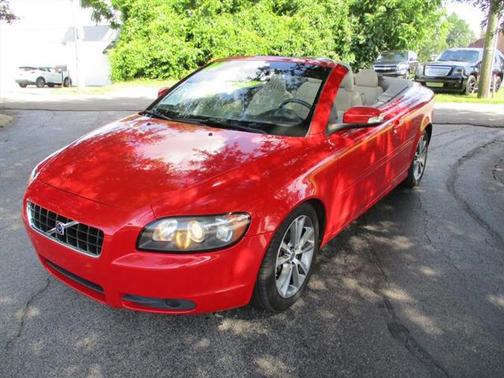 2010 Volvo C70 T5 CONVERTIBLE 2D