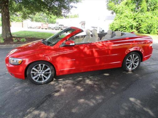 2010 Volvo C70 T5 CONVERTIBLE 2D