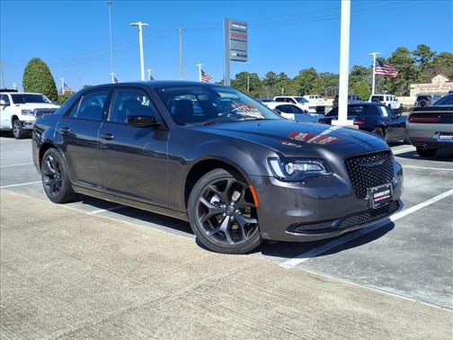 2023 Chrysler 300 Touring