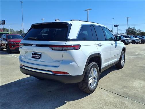 2026 Jeep Grand Cherokee Laredo