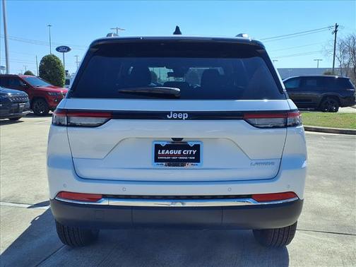 2026 Jeep Grand Cherokee Laredo