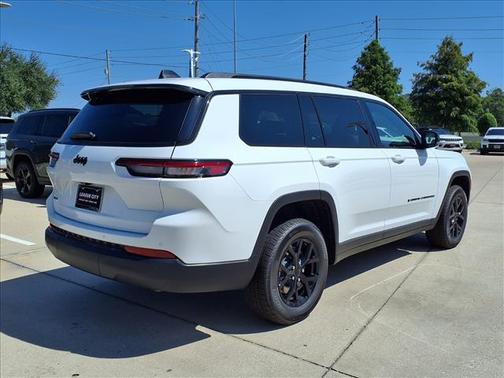 2025 Jeep Grand Cherokee L Laredo