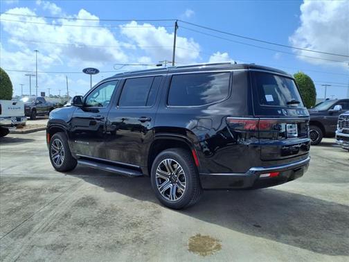 2025 Jeep Wagoneer Base