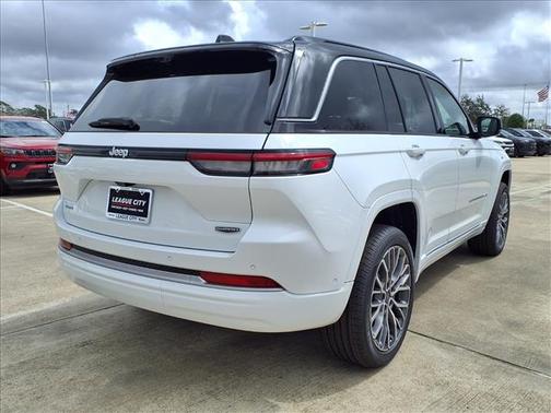 bright white clearcoat 2026 Jeep Grand Cherokee Summit