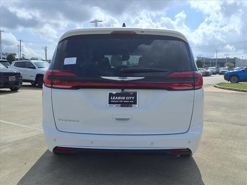 White 2026 Chrysler Pacifica L