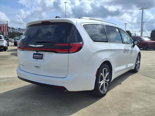 White 2026 Chrysler Pacifica L