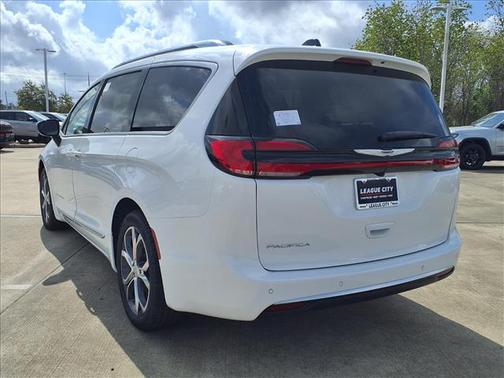 White 2026 Chrysler Pacifica L