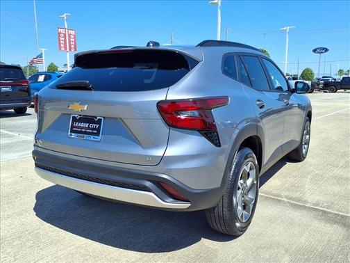 Sterling Gray Metallic 2025 Chevrolet Trax LT