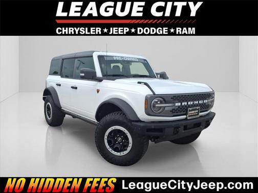 Oxford White 2024 Ford Bronco Badlands