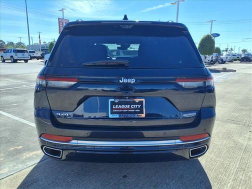 Midnight Sky 2024 Jeep Grand Cherokee Summit