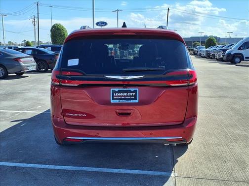 2026 Chrysler Pacifica L