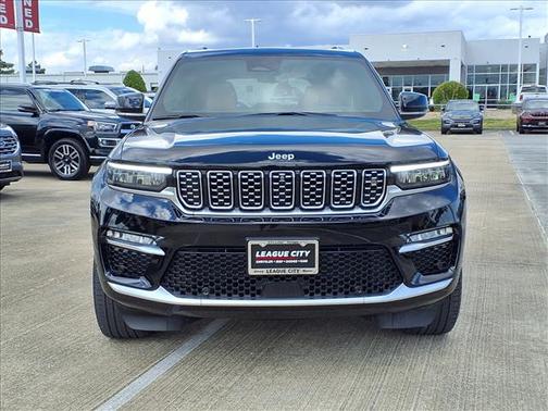 2022 Jeep Grand Cherokee Summit