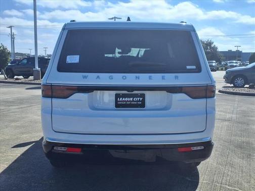 2025 Jeep Wagoneer Base
