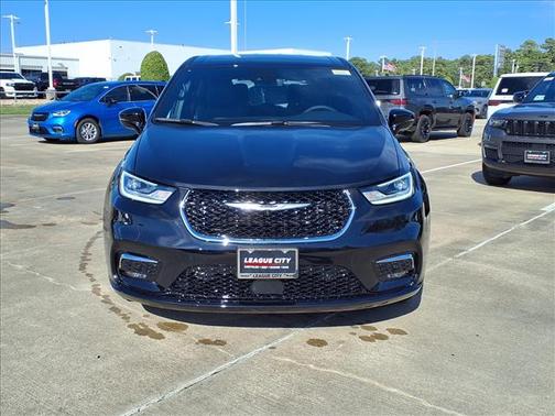 2026 Chrysler Pacifica L