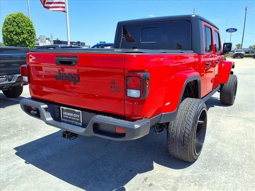 Firecracker Red Clearcoat 2023 Jeep Gladiator Willys