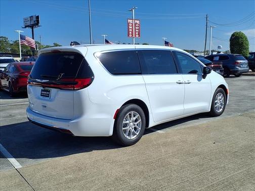 2026 Chrysler Pacifica L