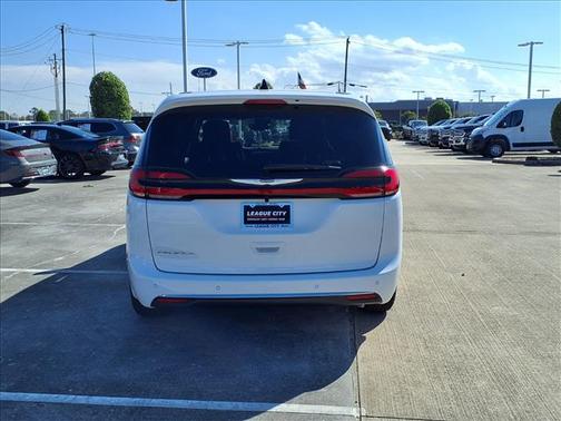 2026 Chrysler Pacifica L