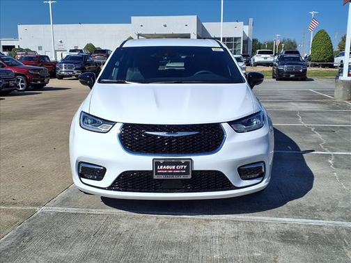 2026 Chrysler Pacifica L