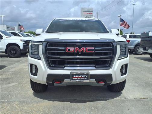 White Frost Tricoat 2022 GMC Yukon AT4
