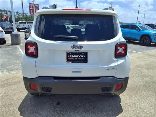 Alpine White Clearcoat 2021 Jeep Renegade Latitude