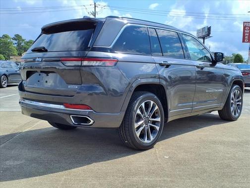 2022 Jeep Grand Cherokee Overland