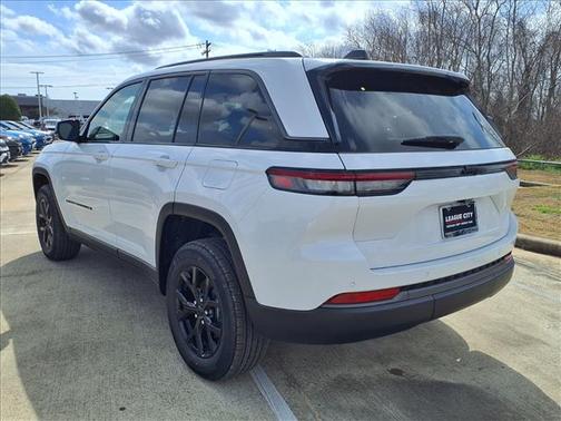 2026 Jeep Grand Cherokee Altitude