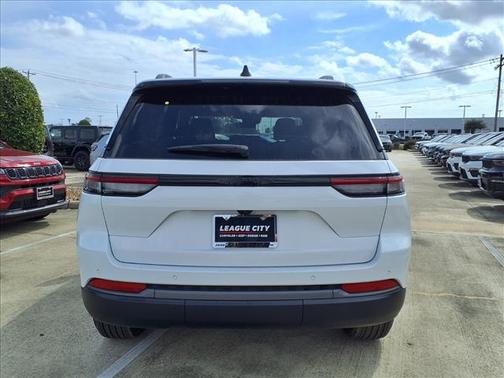 2026 Jeep Grand Cherokee Altitude