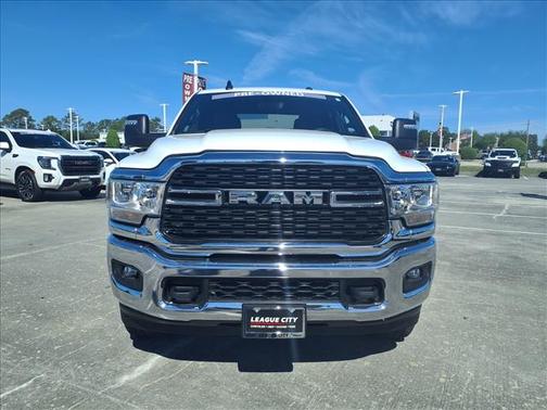 Bright White Clearcoat 2024 RAM 2500 Big Horn