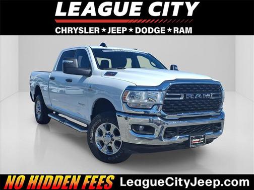 Bright White Clearcoat 2024 RAM 2500 Big Horn