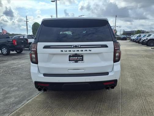 Summit White 2023 Chevrolet Suburban Z71
