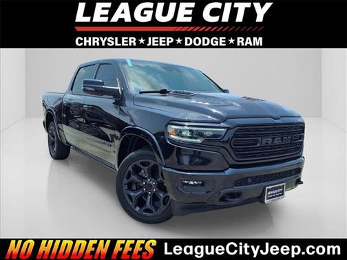 Diamond Black Crystal Pearlcoat 2024 RAM 1500 Limited