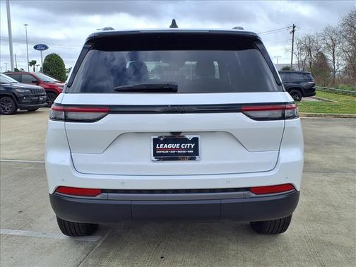 2026 Jeep Grand Cherokee Altitude