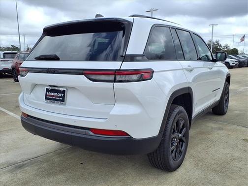 2026 Jeep Grand Cherokee Altitude