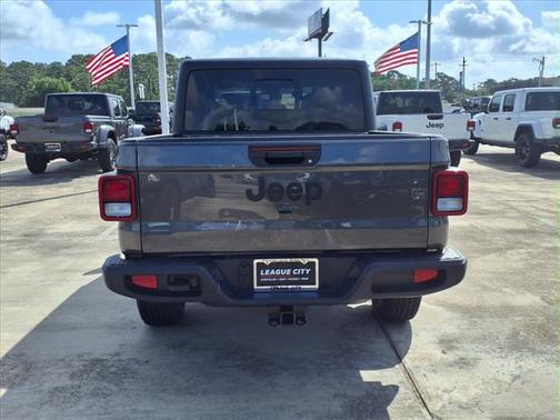 2025 Jeep Gladiator Sport S