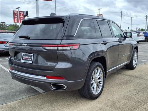 2022 Jeep Grand Cherokee Summit
