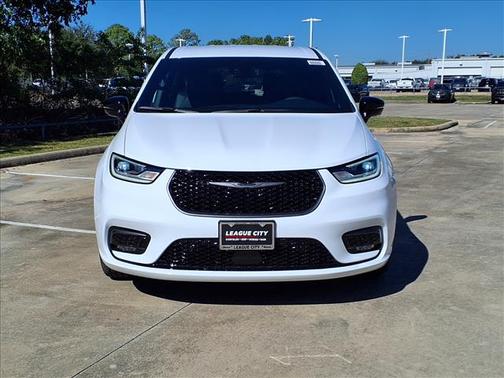 2026 Chrysler Pacifica L