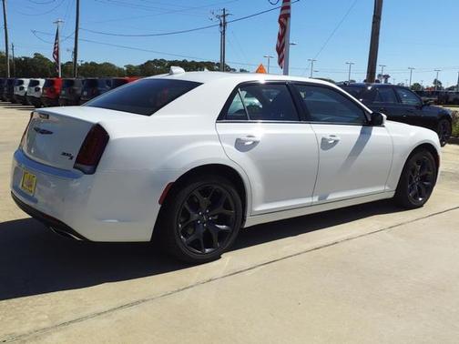2023 Chrysler 300 S