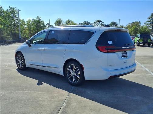 2026 Chrysler Pacifica L