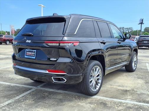 2025 Jeep Grand Cherokee Summit