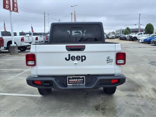 2021 Jeep Gladiator Sport