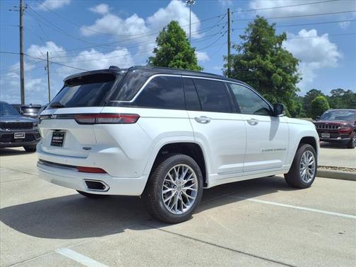 2025 Jeep Grand Cherokee Summit