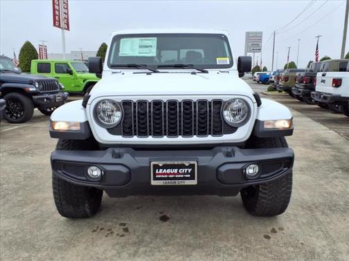 2025 Jeep Gladiator Sport