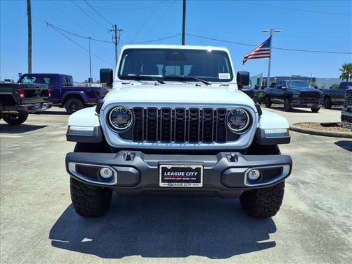 White 2026 Jeep Gladiator Sport