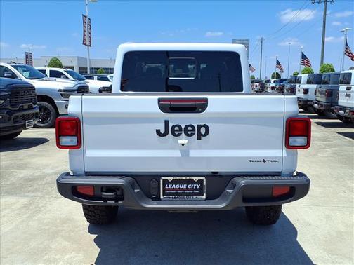 White 2026 Jeep Gladiator Sport