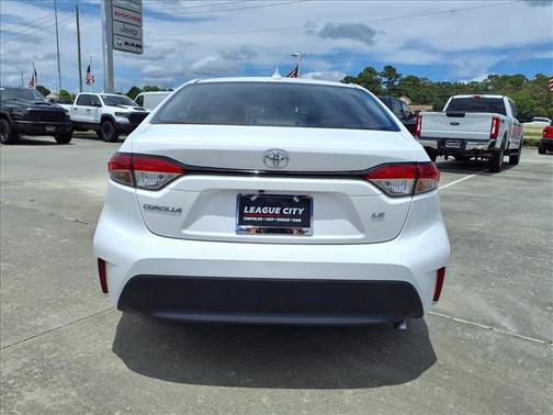 Ice 2026 Toyota Corolla LE