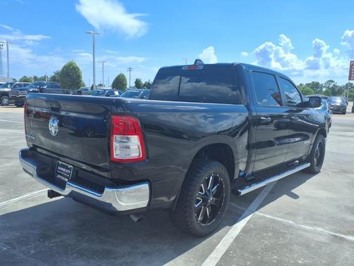 Diamond Black Crystal Pearlcoat 2024 RAM 1500 Big Horn/Lone Star